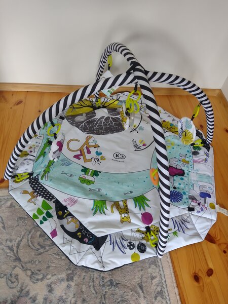 Elbląg Sprzedam matę edukacyjną. Stan bardzo dobry, bez palm, zapakowana w oryginalny karton.
Mata jest duża,