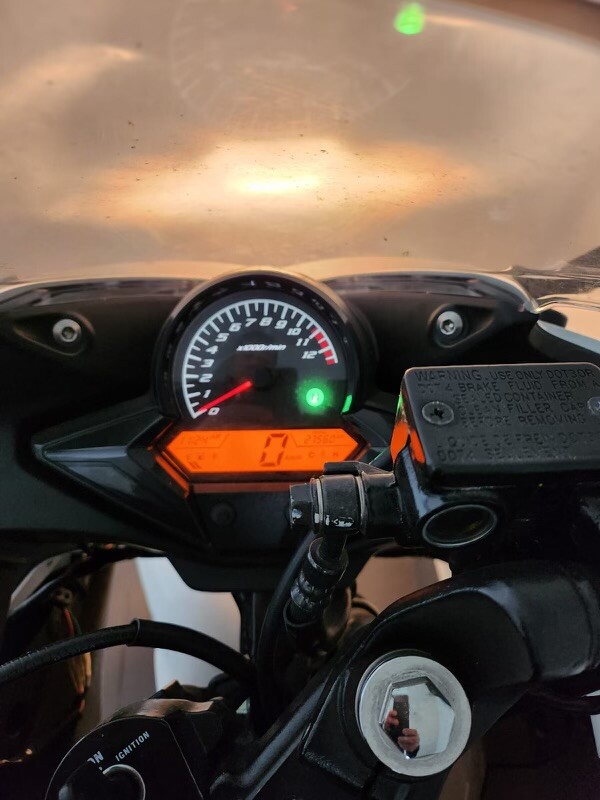 Elbląg Sprzedaję Honda CBR 125R 2013 w bardzo dobrym stanie technicznym i wizualnym, bezwypadkowy, regularnie