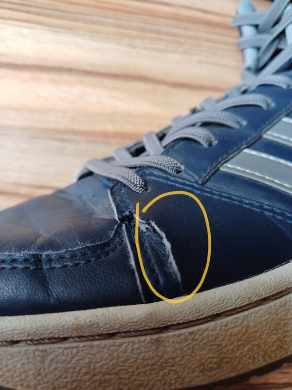 Elbląg ADIDAS rozmiar 42 Długość wkładki kolor granatowy, do kostki; UWAGA pęknięcie rozdarcie dziura w lewym bucie