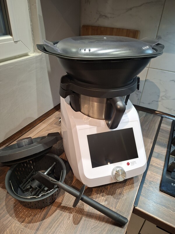 Elbląg Witam, mam do sprzedania robot kuchenny Monsieur Cuisine Smart potocznie zwany Lidlomixem lub Lidką;) Zakupiony