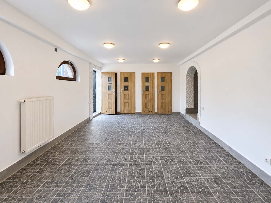 Elbląg DE FACTO NIERUCHOMOŚCI TWÓJ ZAUFANY PARTNER LOKAL UŻYTKOWY NA UL. STARY RYNEK W ELBLĄGU Z40 M2 - SALA OBSŁUGI I