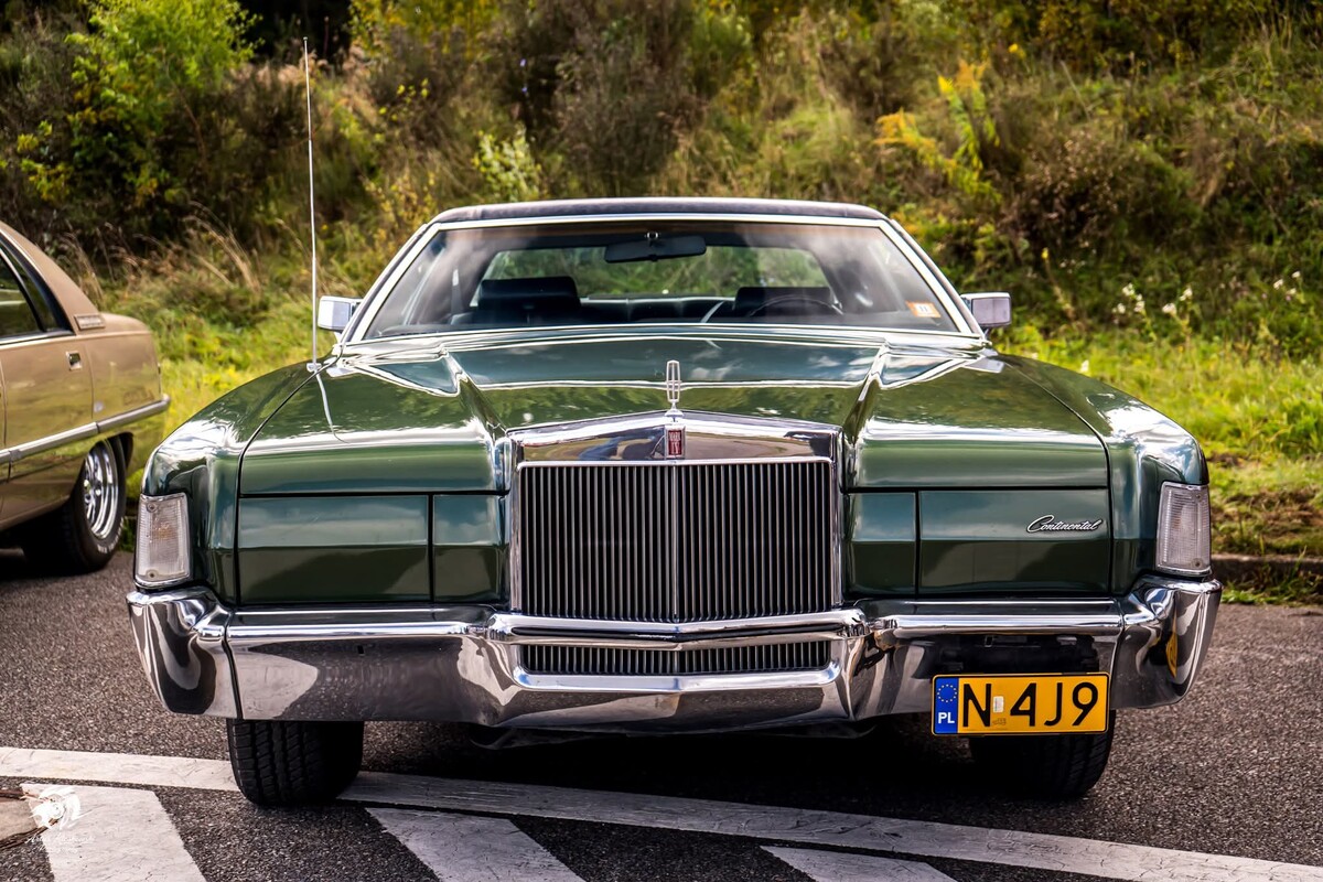 Elbląg Lincoln Continental Mark IV Coupe zielony klasyk