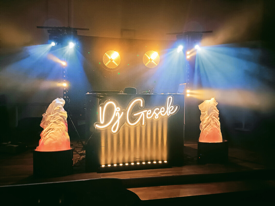 Elbląg Agencja Artystyczna GESEK GRAMY JUŻ 19 LAT ! Oprawa muzyczna: STUDNIÓWKI, WESELA, POPRAWINY, IMPREZY