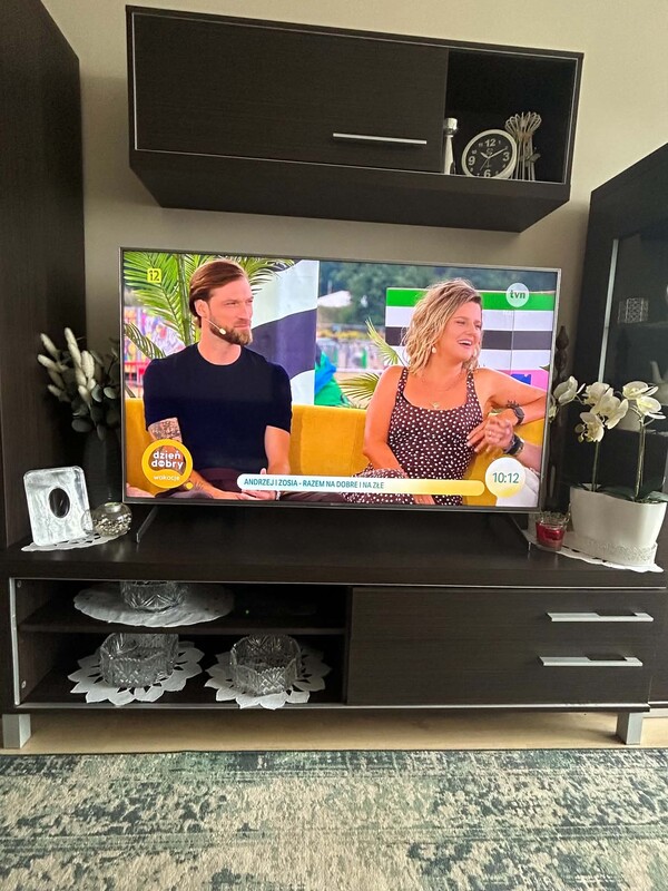 Elbląg Komplet mebli szafka RTV 2 witryny i komoda plus stolik kawowy
Odbiór osobisty