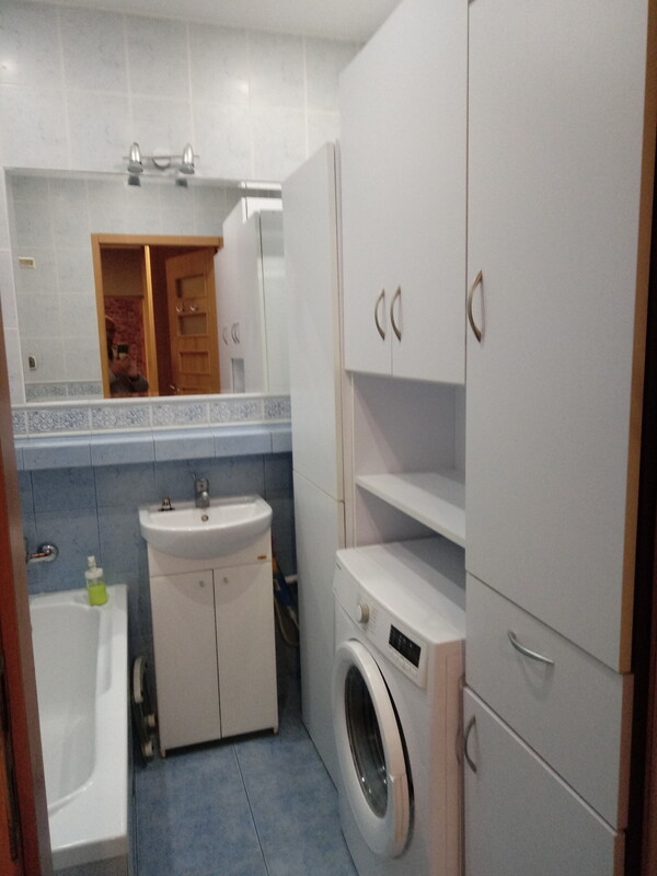 Elbląg Wynajmę dwupokojowe mieszkanie o powierzchni 48 m kw. przy ul. Szarych Szeregów w Elblągu. Koszt wynajmu 1700