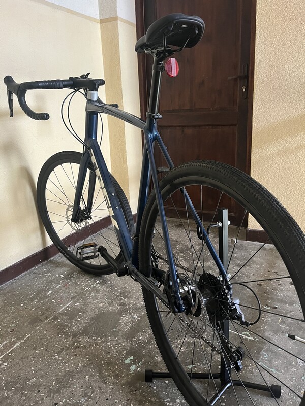 Elbląg Sprzedam rower szosowy Trek Domane AL 2 Disc, rozmiar 61 cm. Rower w stanie bardzo dobrym, zadbany, regularnie