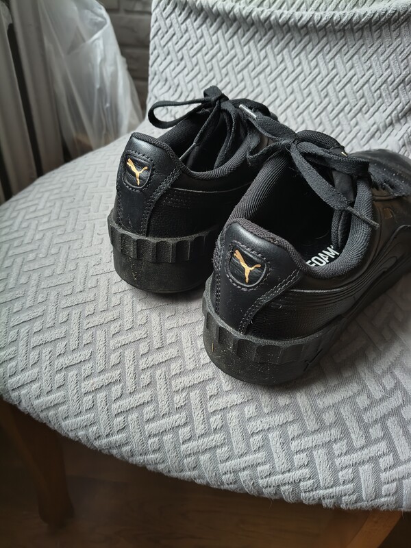 Elbląg Sprzedam buty adidasy Puma. Rozmiar 39 wkładka 25 cm.