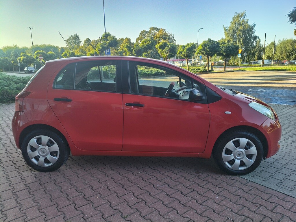 Elbląg TOYOTA YARISSilnik : 1.0 69KMZarejestrowana i opłacona