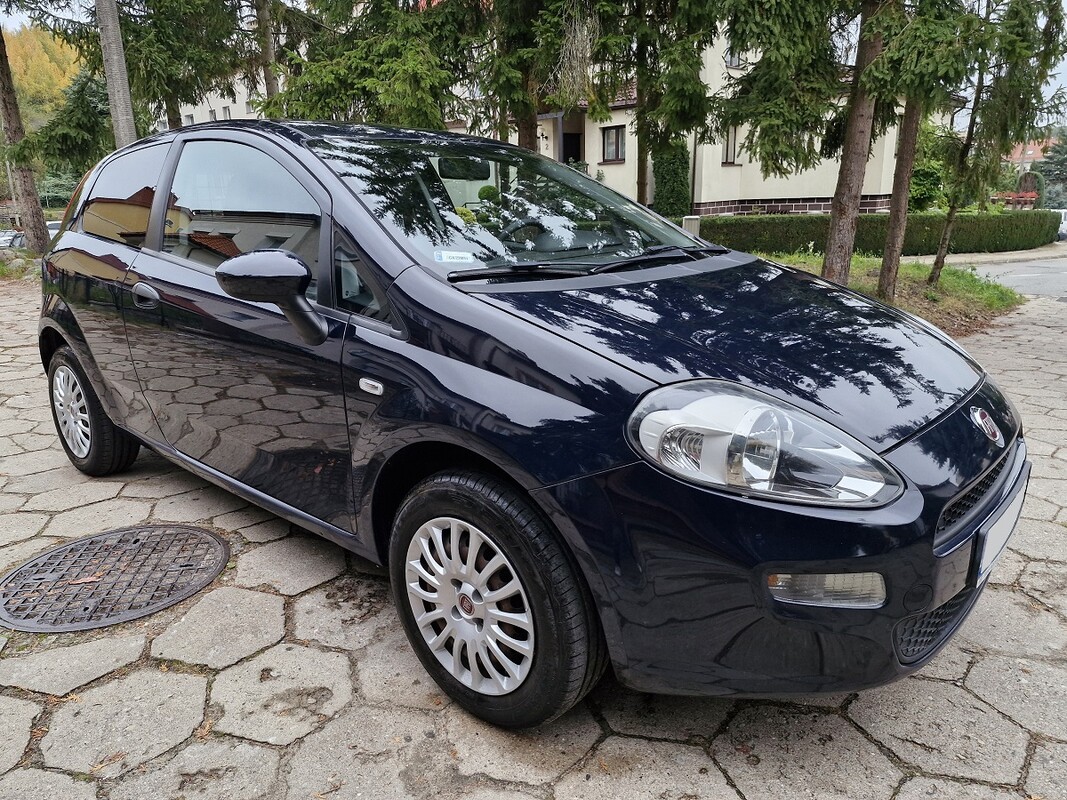 Elbląg Fiat Grande Punto1.4 BenzynaRok produkcji 2015Klimatyzacja172 tys kmKupiony w Polskim Salonie