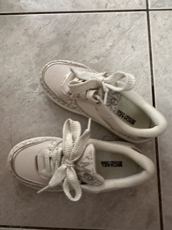 Elbląg Buty Michael Kors r. 32-raz ubrane