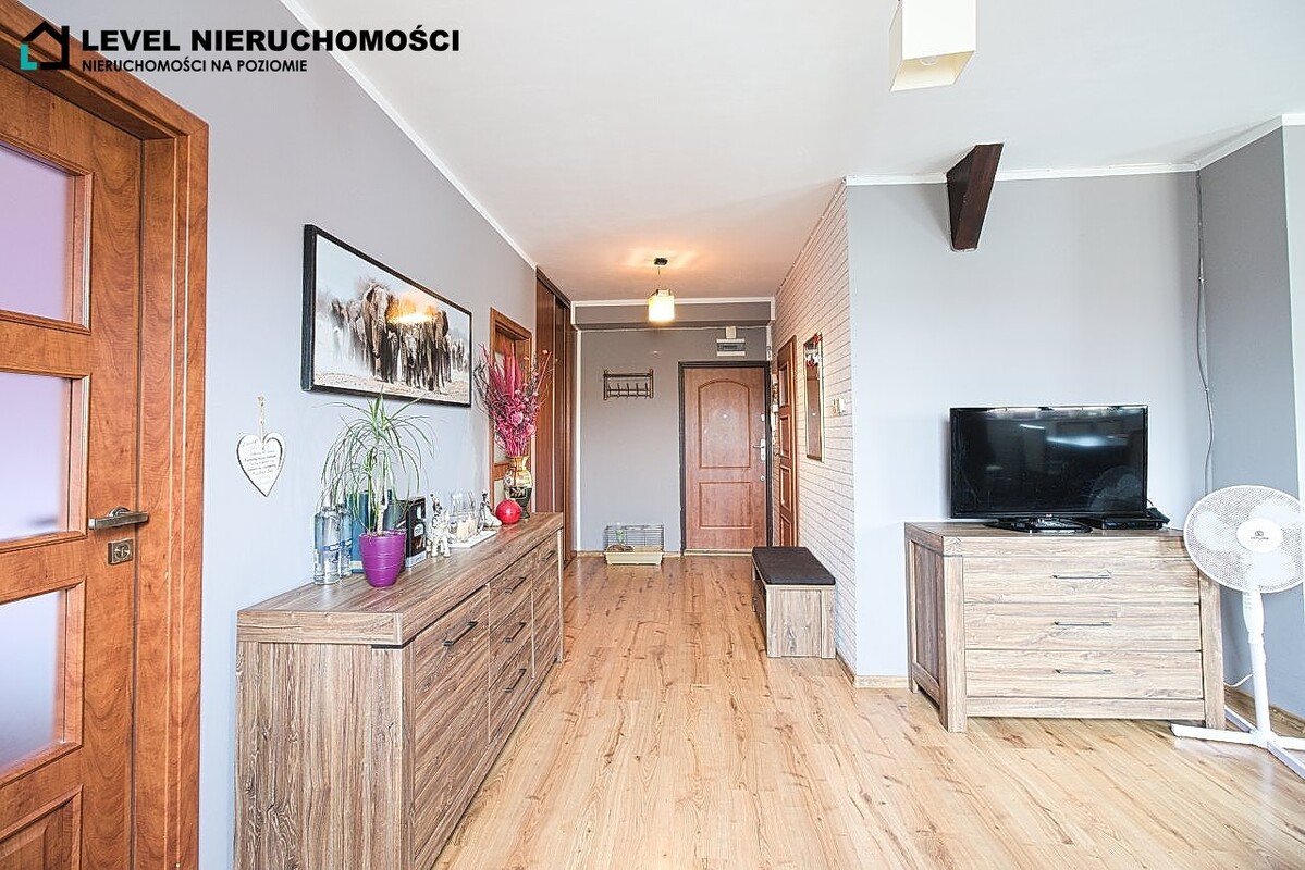 Elbląg LEVEL NIERUCHOMOŚCI Trzypokojowe mieszkanie przy starówceul. Królewiecka NIERUCHOMOŚCI NA POZIOMIE