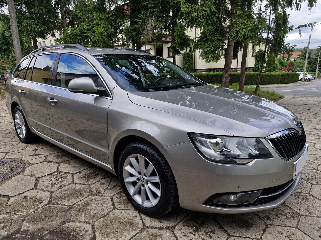 Elbląg Skoda Superb2.0 TDIModel 2015Klimatronik6 - BiegówNawigacjaZarejestrowana w Polsce
