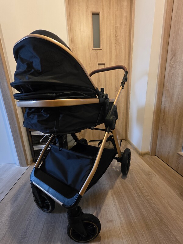 Elbląg Sprzedam- wózek 3w1 marki Kinderkfraft, używany. Doskonały wybór dla aktywnych rodziców, zapewniający wygodę i