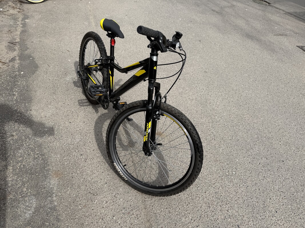 Elbląg Sprzedam rower dziecięcy Kross Hexagon JR 1.0,koła 24, kolor czarno-srebrny z żółtymi akcentami. Użytkowany
