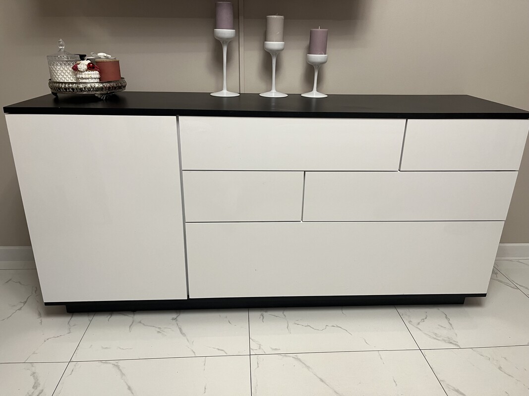 Elbląg Sprzedam zestaw mebli do salonu
Komoda o 2 witryny do powieszenia
Gratis obraz
Wymiary komody 170x80x44
Wymiary