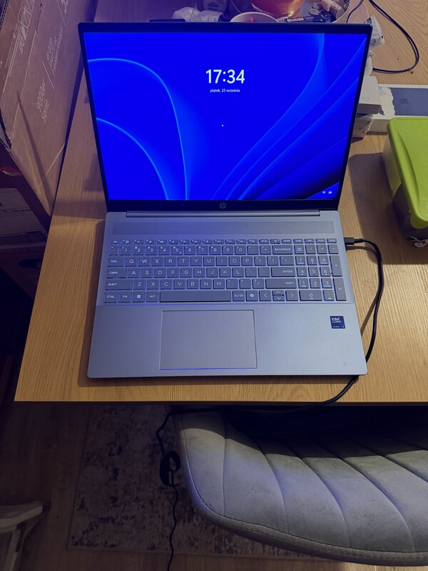 Elbląg Sprzedam laptopa HP OmniBook 5 laptop AI. Informację dotyczące podzespołów widać na dołączonym zdjęciu.