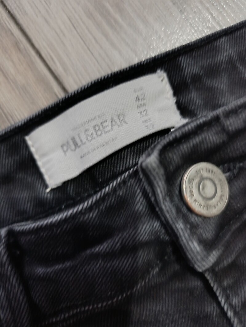 Elbląg Sprzedam czarne spodnie jeansy męskie marki Pull&Bear rozmiar 42.Stan bardzo dobry. Kontakt sms