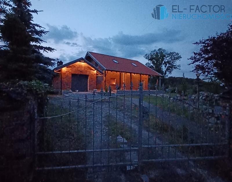 Elbląg EL-FACTOR NieruchomościSprzedam dom - Pilona, brak. Nieruchomość na wzgórzu, od północy graniczy z lasem, od