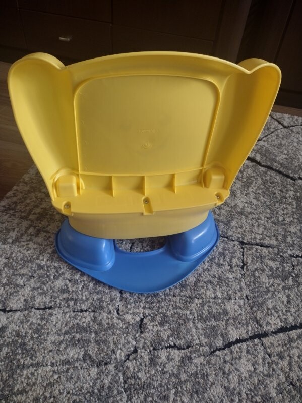Elbląg Sprzedam krzesełko uczydełko interaktywne firmy Fisher Price w języku polskim.
3 poziomy nauki, gra, śpiewa,