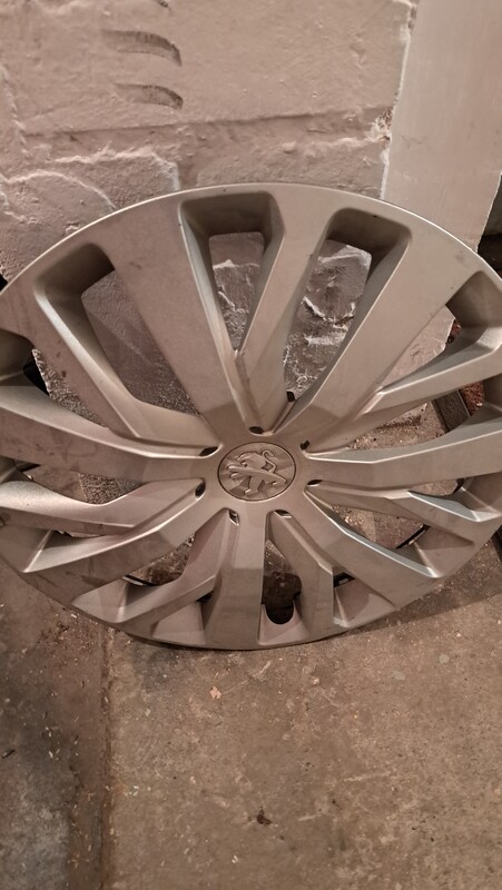 Elbląg Sprzedam felgi i kołpaki peugeota Rifter oryginalne 16 cali Komplet 270zl