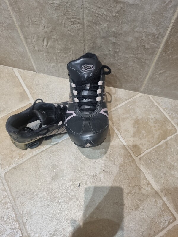 Elbląg Oddam adidasy roz 36 ze skóry, stan dobry za ptasie mleczko Wedell. Polecam