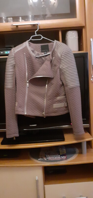 Elbląg Sprzedam odzież damską za symboliczne 50zl. .. .ciuszki w rozmiarze od s do L. .. .. .są kurtki, szaliczki,