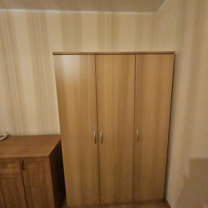 Elbląg Sprzedam szafę, komodę i witrynę, meble kuchenne- cena za kuchnię ze zlewem 120 zł, szafa 280 zł, komoda z