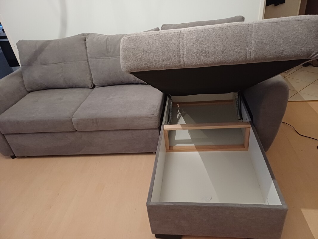 Elbląg SPRZEDAM rogówkę, kolor szary, długość z oparciami 240 cm, dłuższy bok 138 cm, powierzchnia spania 200 x