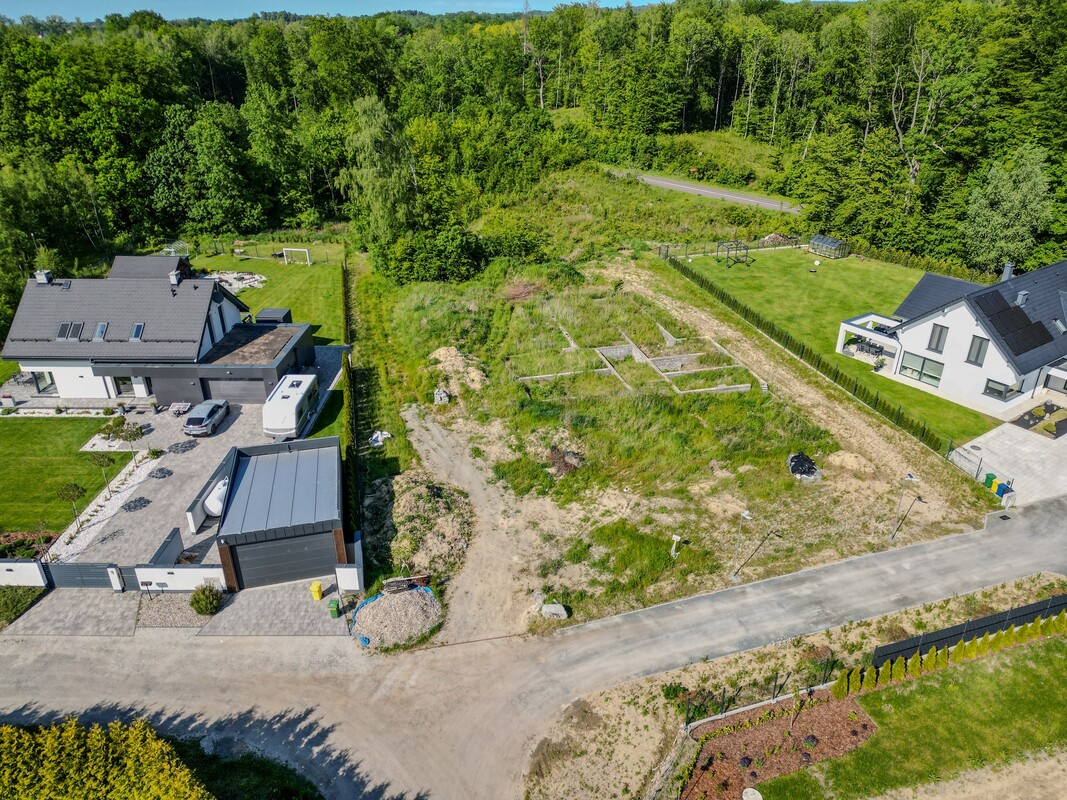 Elbląg NIERUCHOMOŚCI ANNA KRASZEWSKA  Działka pod zabudowę jednorodzinną w Krasnym Lesie  ul. Lema