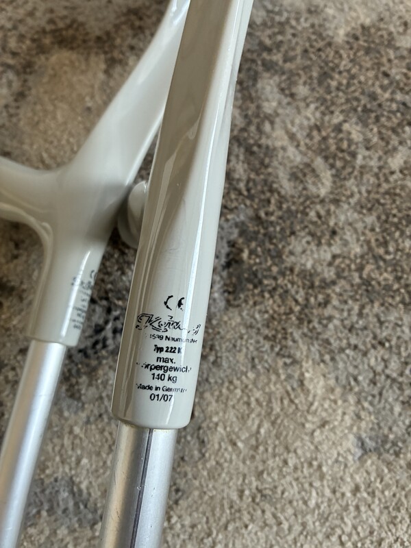 Elbląg Sprzedam aluminiowe kule ortopedyczne firmy Kowsky. Zestaw 2 sztuk w bardzo dobrym stanie bez wad. Możliwość