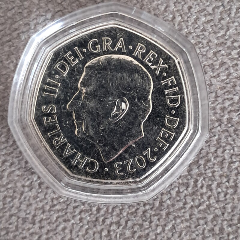 Elbląg Moneta brytyjska 50p King Charles 2023 z Łososiem, bez tajnego znaku, prosto z woreczka menniczego. Wybito