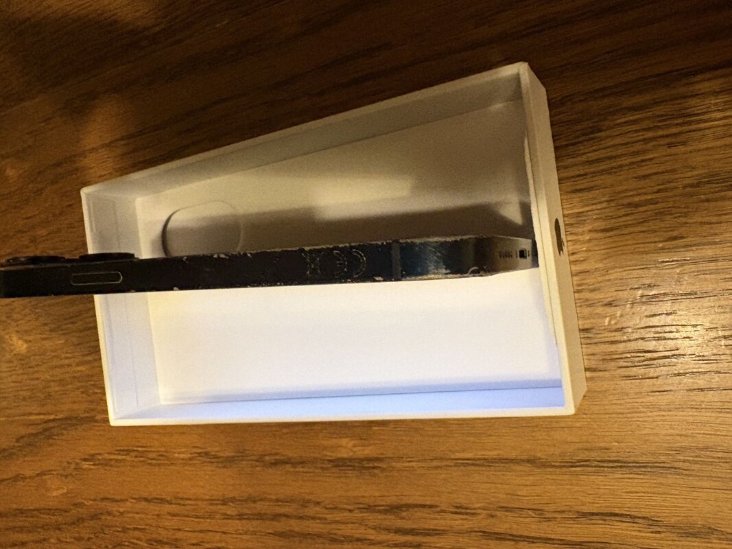 Elbląg Sprzedam IPhone 14 128GB w skald zestaw wchodzi telefon oryginalne pudełko ładowarka etui na telefon. Stan jak