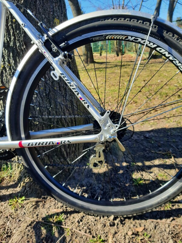 Elbląg Rower BIRIA PRO RS CROSSOWY - GRAVEL koła 28 cali dla osoby 175-185 cm.
Rower wyposażony w przedni amortyzator