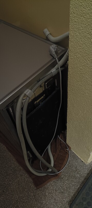 Elbląg Sprzedam działająca zmywarkę BEKO 45 cm, ze zdejmowaną górą. Czasami nie dokładnie myje na górnej szufladzie.