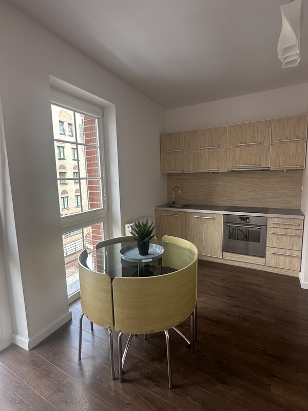 Elbląg Elbląg, Stare Miasto.
Przytulna kawalerka, open space (30 m²)
tylko Wynajem Okazjonalny, min. 10 miesięcy.