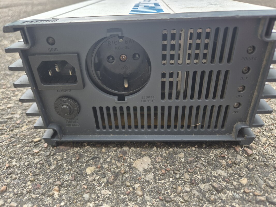 Elbląg Przetwornica napięcia Waeco PerfectPower PP2002 12V / 230V 2000W