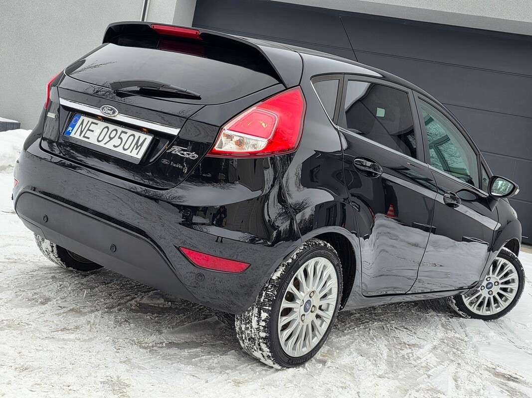 Elbląg Ford Fiesta, benzyna, 2014 rok - pełna opcja wyposażenia. Ładne zadbane auto, wizualnie bardzo ładnie