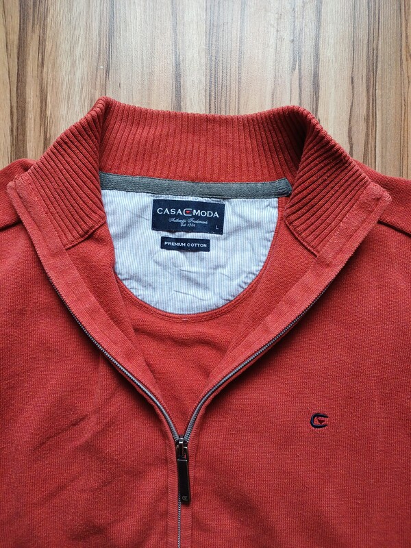Elbląg Sweter męski CASAMODA rozpinany, 100% bawełna, rozmiar L, logowony zamek, wyszywane logo z przodu, stan bardzo