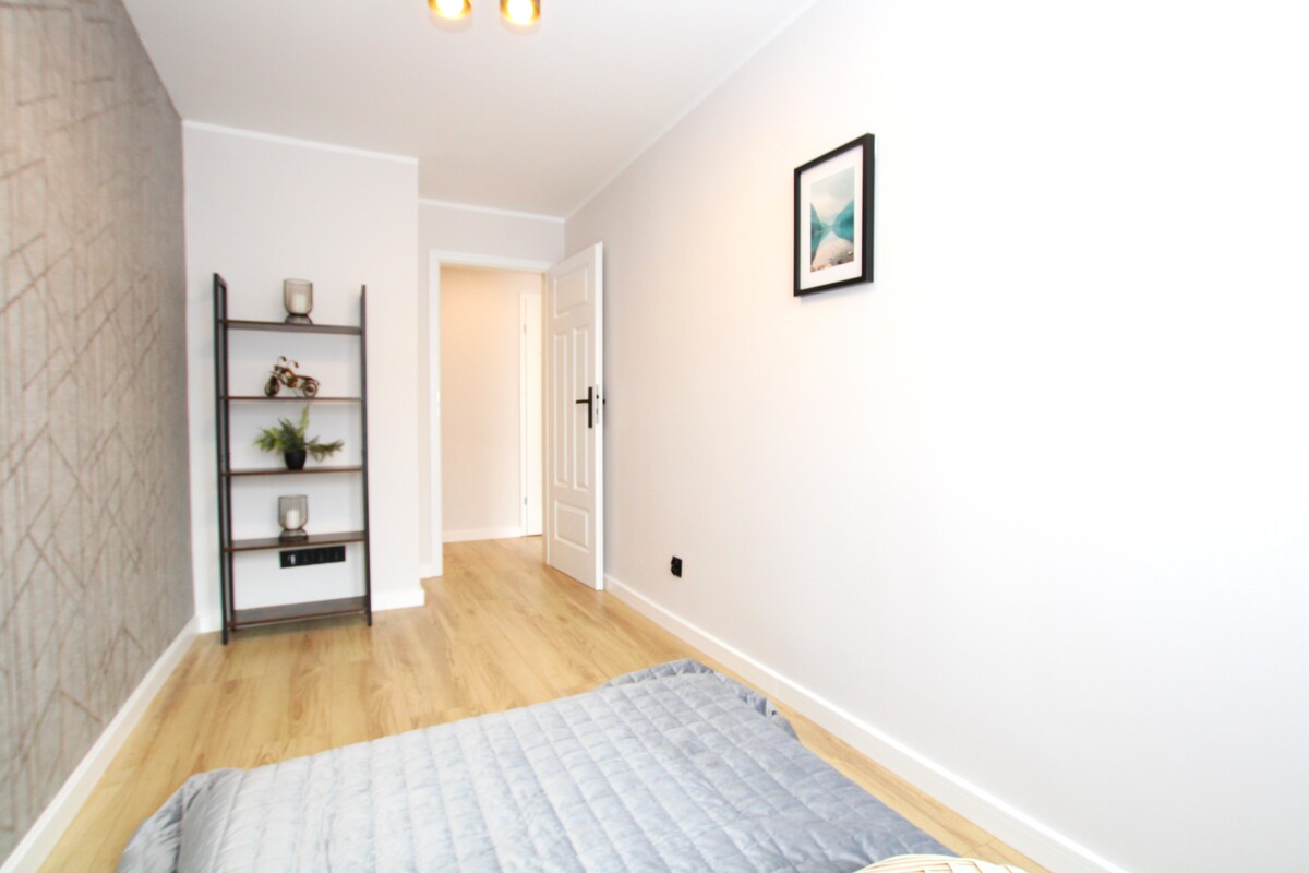 Elbląg NIERUCHOMOŚCI ANNA KRASZEWSKA 2-pokojowe mieszkanie po generalnym remoncie ul. Nowowiejska