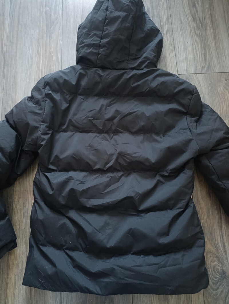 Elbląg Sprzedam czarną kurtkę zimową damska. Stan bardzo dobry. Rozmiar z metki L polecam na M.
Długość 64cm
Od pachy