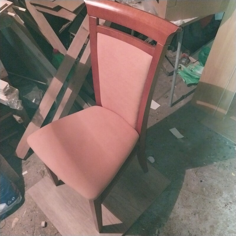 Elbląg Sprzedam krzesło stan bardzo dobry kolor morela.