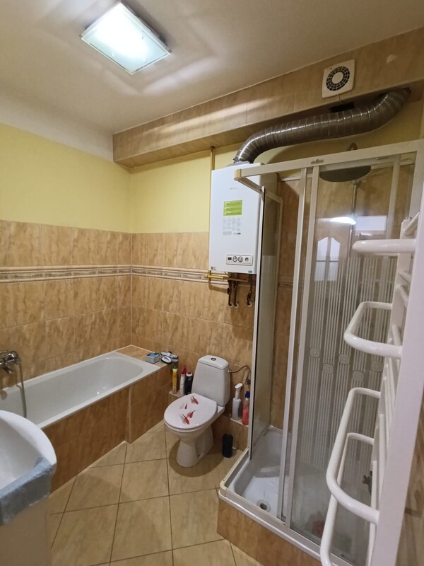 Elbląg Wynajmę 2-pokojowe mieszkanie w spokojnej dzielnicy, na parterze, z osobnym wejściem i parkingiem. Wolne