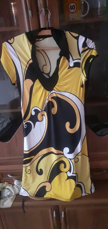 Elbląg Sprzedam odzież damską widoczna na zdjęciach za symboliczne 50zl. .. .. od rozmiaru S do L. .. .. .są sweterki,