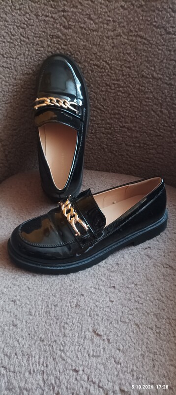 Elbląg Mam do sprzedania; 1.Damskie sneakersy-Skechers Ultra Flex 3.0.Kolor ciemny że srebrną nitką, rozmiar 35.Buty