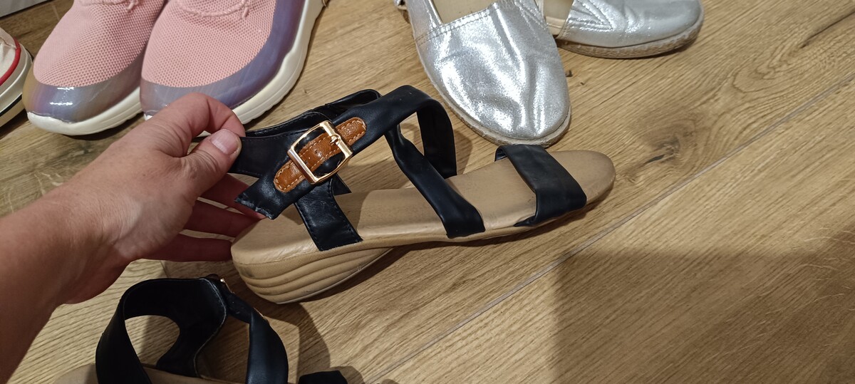 Elbląg Zamienię buty w rozmiarze 36,są w stanie różnym, niektóre w bdb, mało noszone, inne w stanie na podwórko. Są