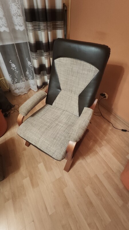 Elbląg Do sprzedania wygodny fotel wypoczynkowy typu finka zakupiony swego czasu w salonie Black Red White. Fotel ma