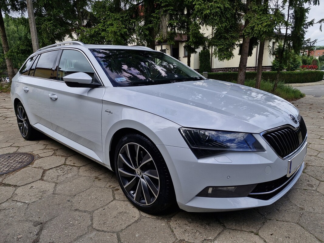 Elbląg Skoda Superb2.0 TDI ( 190 km )Model 2017Automatyczna Skrzynia BiegówPanoramiczny dachNapęd 4 x 4Wersja Laurin