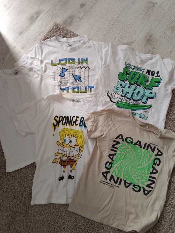 Elbląg ODDAM ZA DUŻĄ CZEKOLADĘ  MILKA UBRANIA (15szt) DLA CHŁOPCA Z FIRMY SMYK  :
- KURTKA/BLUZA POLAR R-140-146
-