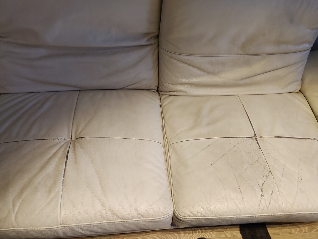 Elbląg Sprzedam sofę w skórze naturalnej, stan dobry. Szer. całkowita 295 cm, bez funkcji spania. Dwie części