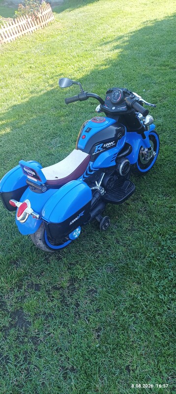 Elbląg Mam do sprzedania:. Motorek akumulatorowy z naturalnym dźwiękiem, muzyką i światłami itp. Motorek kompletny w